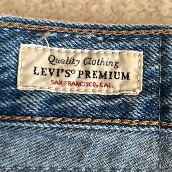 Levi’s Premium Baggy Dad Jeans In The Middle Medium Wash Size 28 - Picture 6 of 13